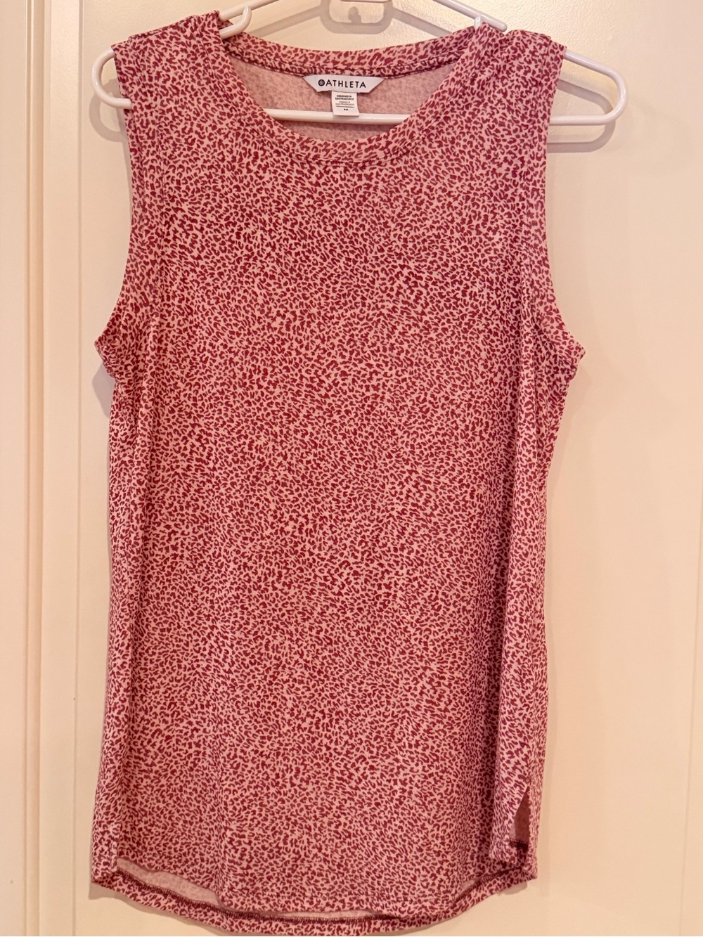 Athleta tank  top pink leopard design size medium EUC